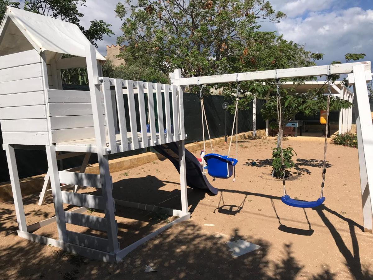 מרינלה דו סלינונטה Villa Ceni - Appartamenti Con Camere, Cucina, Wc E Terrazza Sul Mare In Villa Con Piscina, Giardino E Parcheggio מראה חיצוני תמונה