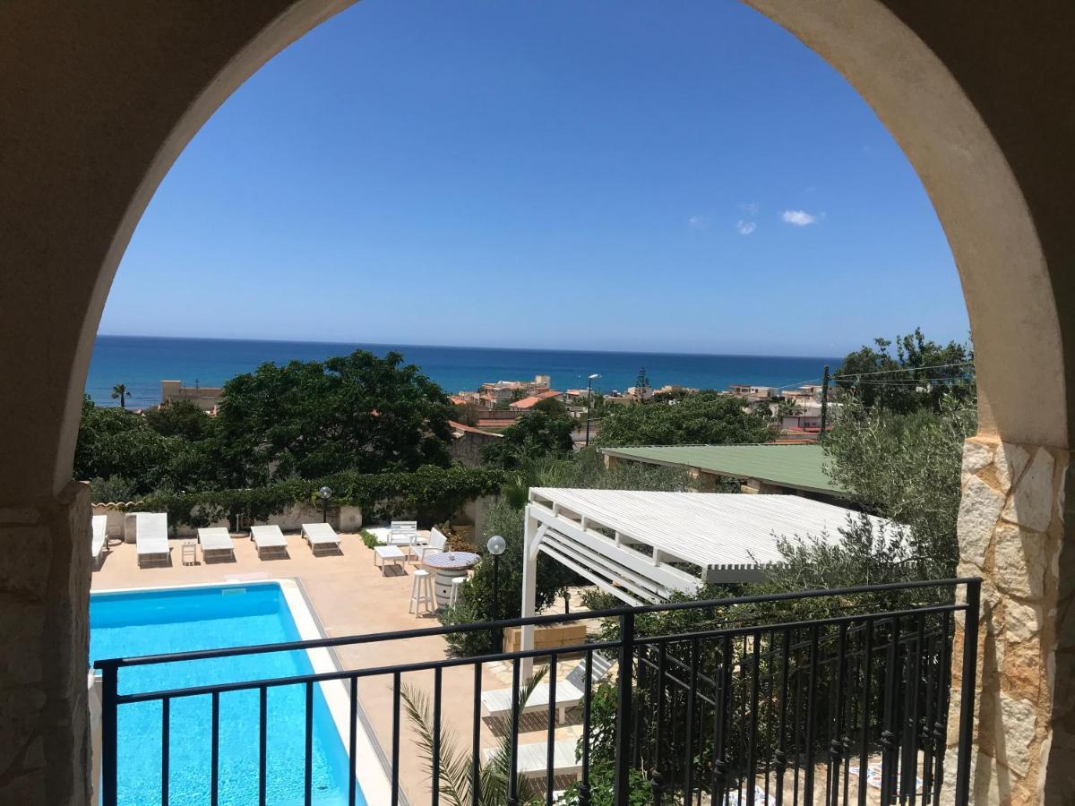 מרינלה דו סלינונטה Villa Ceni - Appartamenti Con Camere, Cucina, Wc E Terrazza Sul Mare In Villa Con Piscina, Giardino E Parcheggio מראה חיצוני תמונה