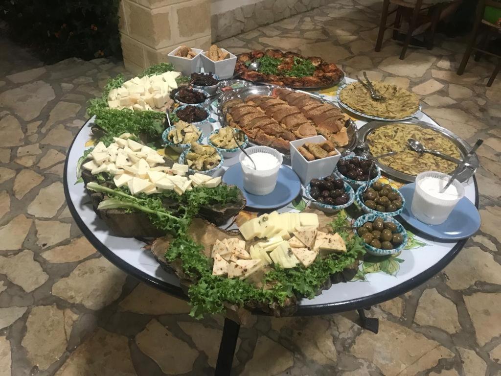 מרינלה דו סלינונטה Villa Ceni - Appartamenti Con Camere, Cucina, Wc E Terrazza Sul Mare In Villa Con Piscina, Giardino E Parcheggio מראה חיצוני תמונה
