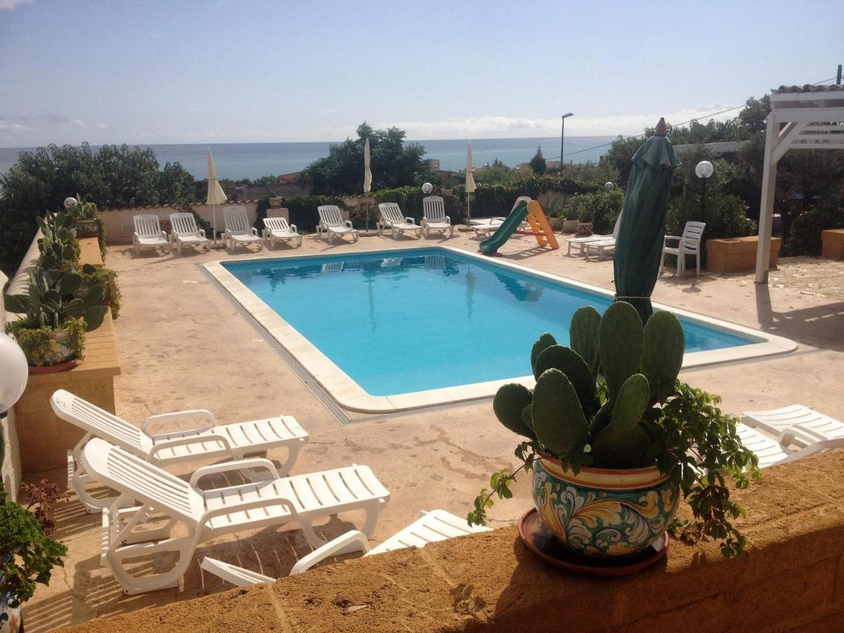 מרינלה דו סלינונטה Villa Ceni - Appartamenti Con Camere, Cucina, Wc E Terrazza Sul Mare In Villa Con Piscina, Giardino E Parcheggio מראה חיצוני תמונה