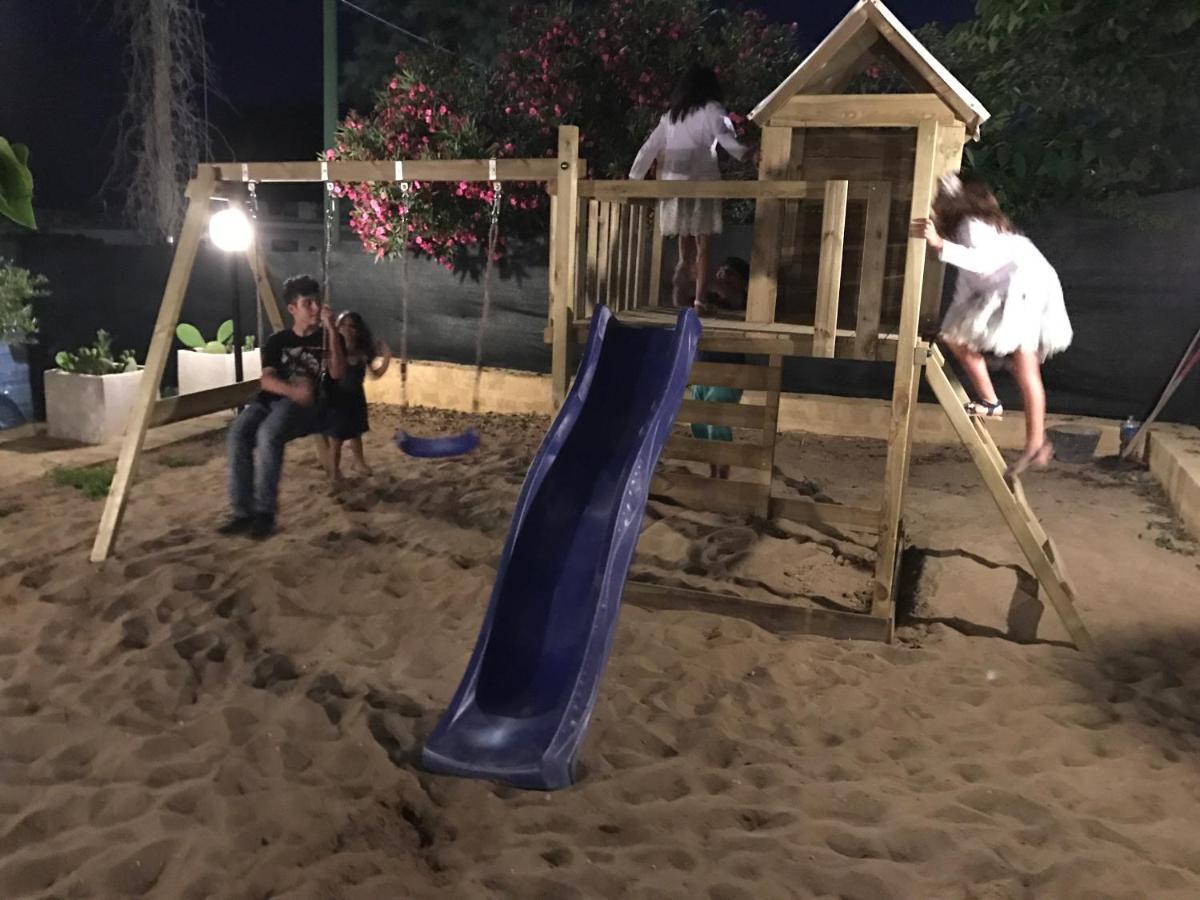 מרינלה דו סלינונטה Villa Ceni - Appartamenti Con Camere, Cucina, Wc E Terrazza Sul Mare In Villa Con Piscina, Giardino E Parcheggio מראה חיצוני תמונה