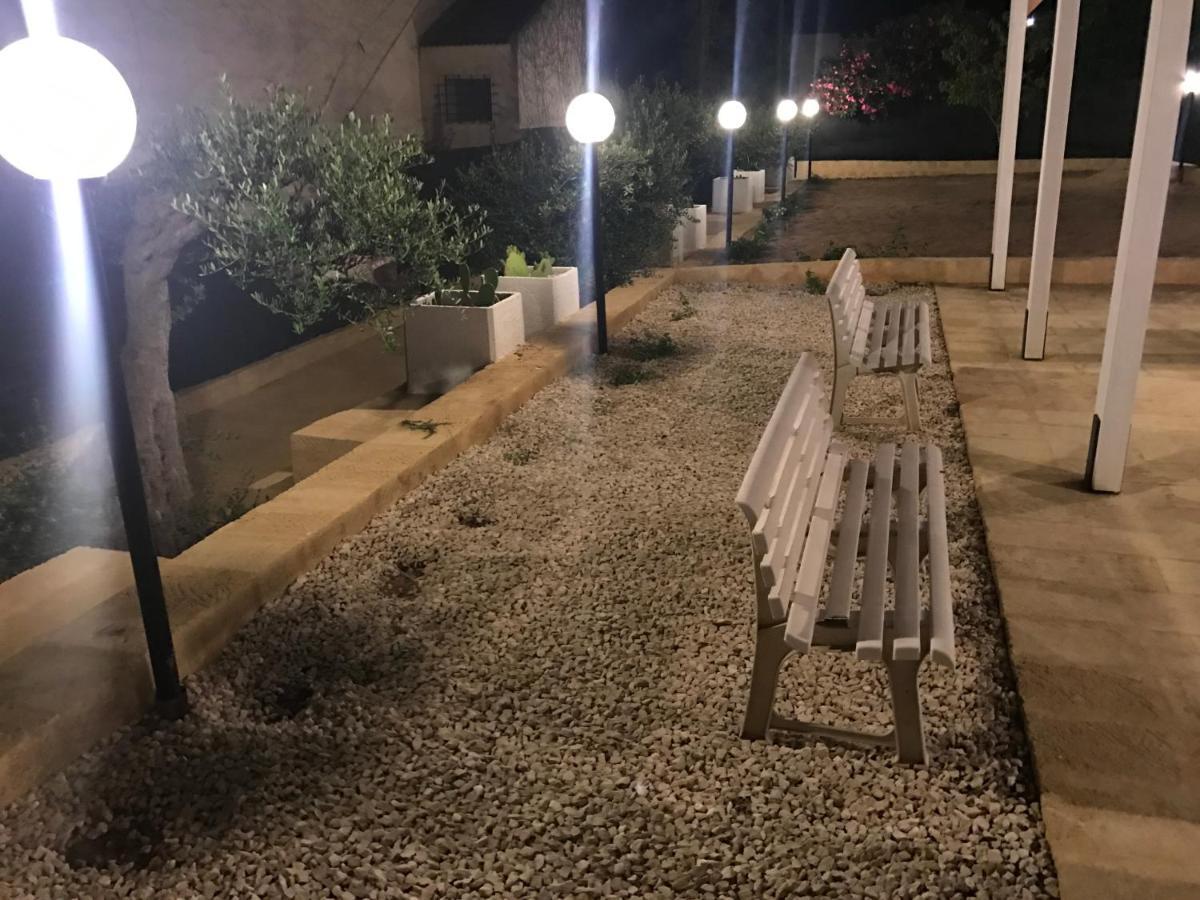 מרינלה דו סלינונטה Villa Ceni - Appartamenti Con Camere, Cucina, Wc E Terrazza Sul Mare In Villa Con Piscina, Giardino E Parcheggio מראה חיצוני תמונה