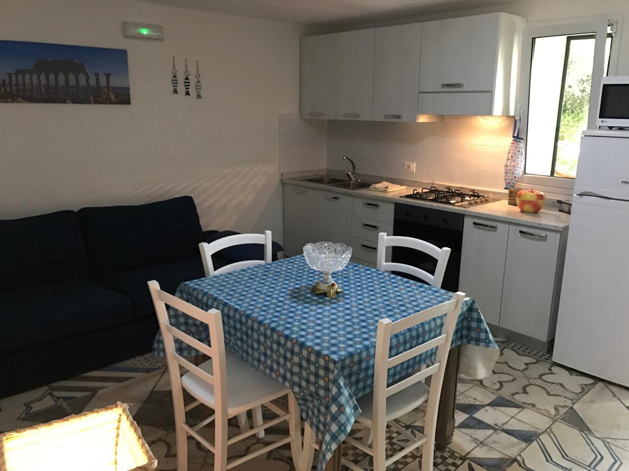 מרינלה דו סלינונטה Villa Ceni - Appartamenti Con Camere, Cucina, Wc E Terrazza Sul Mare In Villa Con Piscina, Giardino E Parcheggio מראה חיצוני תמונה
