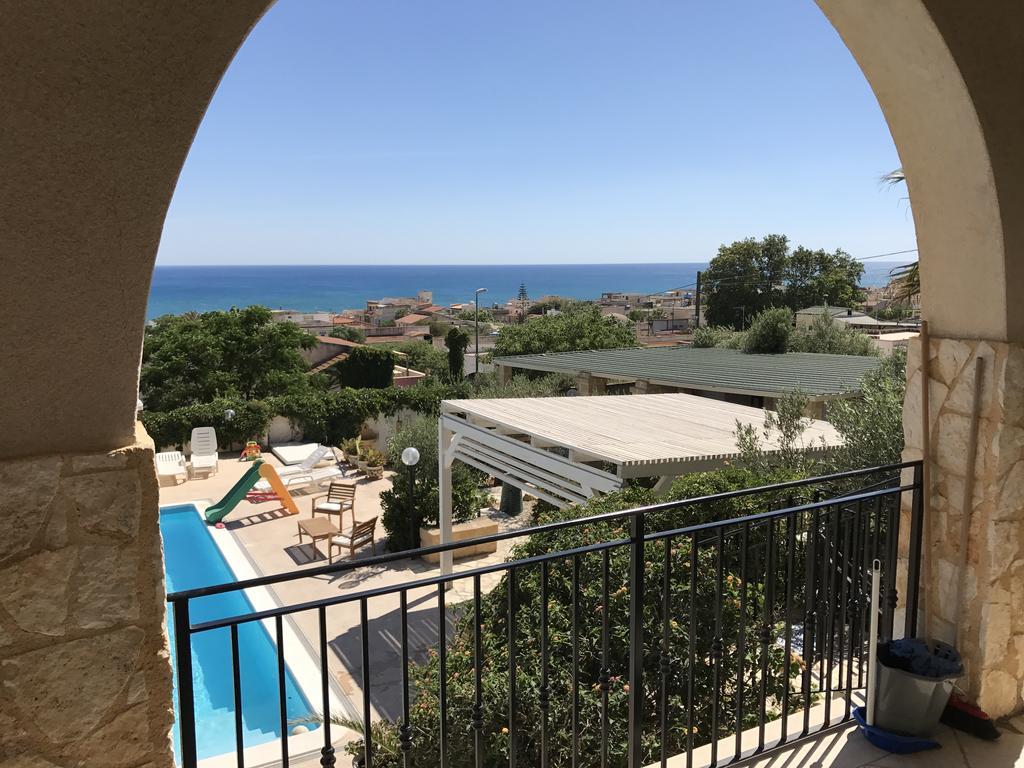 מרינלה דו סלינונטה Villa Ceni - Appartamenti Con Camere, Cucina, Wc E Terrazza Sul Mare In Villa Con Piscina, Giardino E Parcheggio מראה חיצוני תמונה