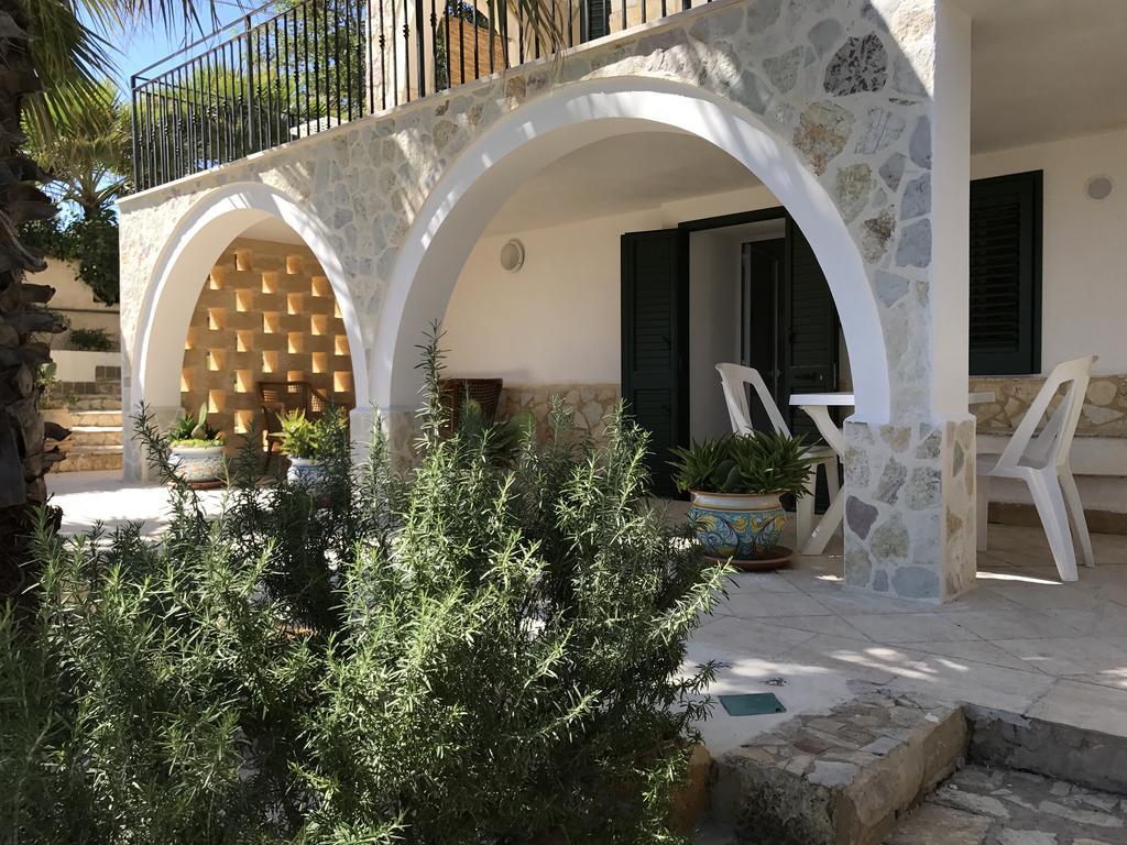 מרינלה דו סלינונטה Villa Ceni - Appartamenti Con Camere, Cucina, Wc E Terrazza Sul Mare In Villa Con Piscina, Giardino E Parcheggio מראה חיצוני תמונה