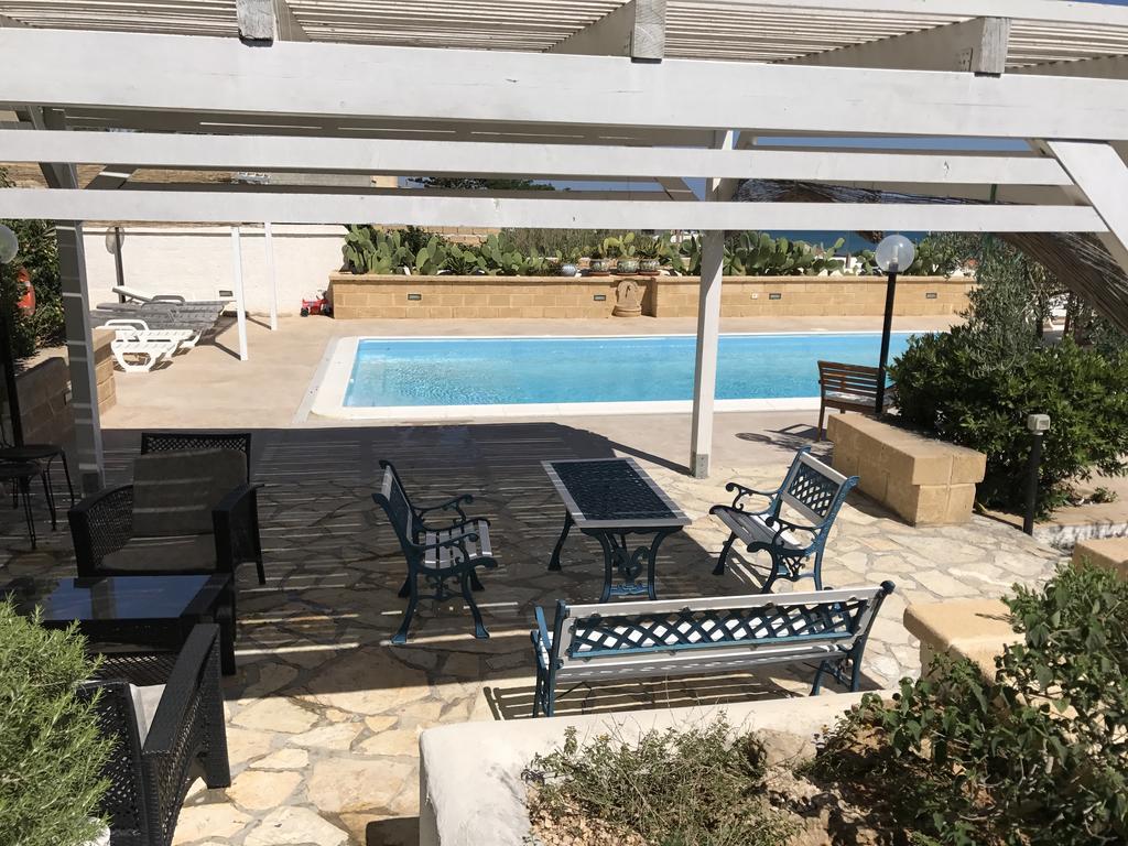 מרינלה דו סלינונטה Villa Ceni - Appartamenti Con Camere, Cucina, Wc E Terrazza Sul Mare In Villa Con Piscina, Giardino E Parcheggio מראה חיצוני תמונה