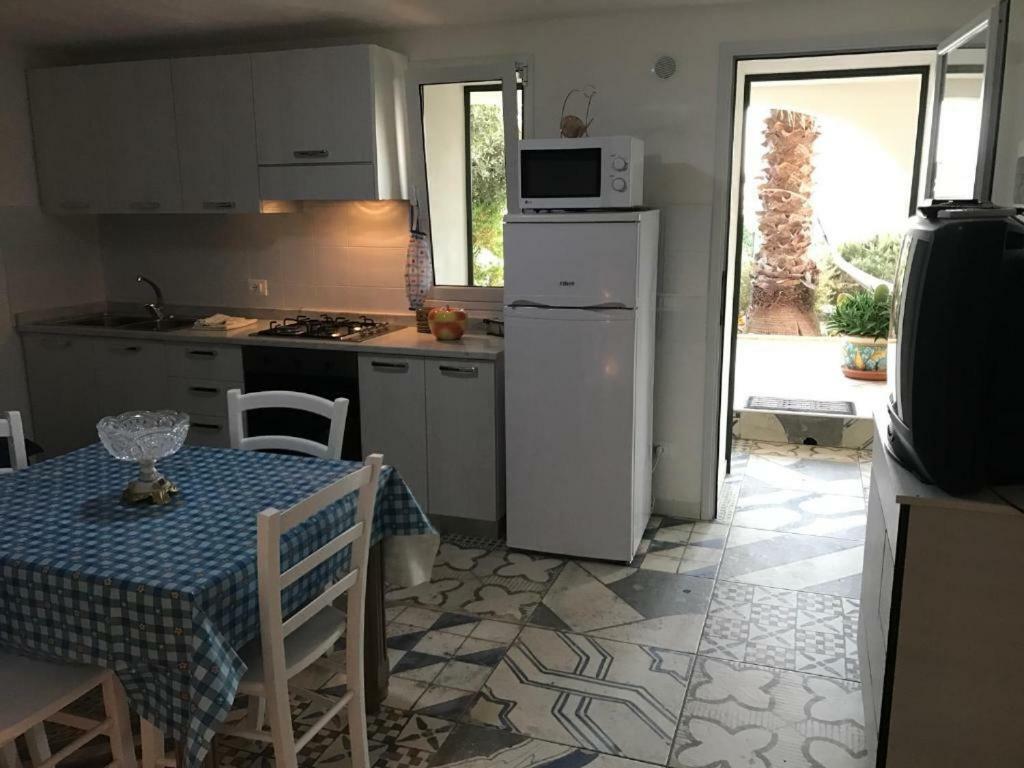 מרינלה דו סלינונטה Villa Ceni - Appartamenti Con Camere, Cucina, Wc E Terrazza Sul Mare In Villa Con Piscina, Giardino E Parcheggio מראה חיצוני תמונה