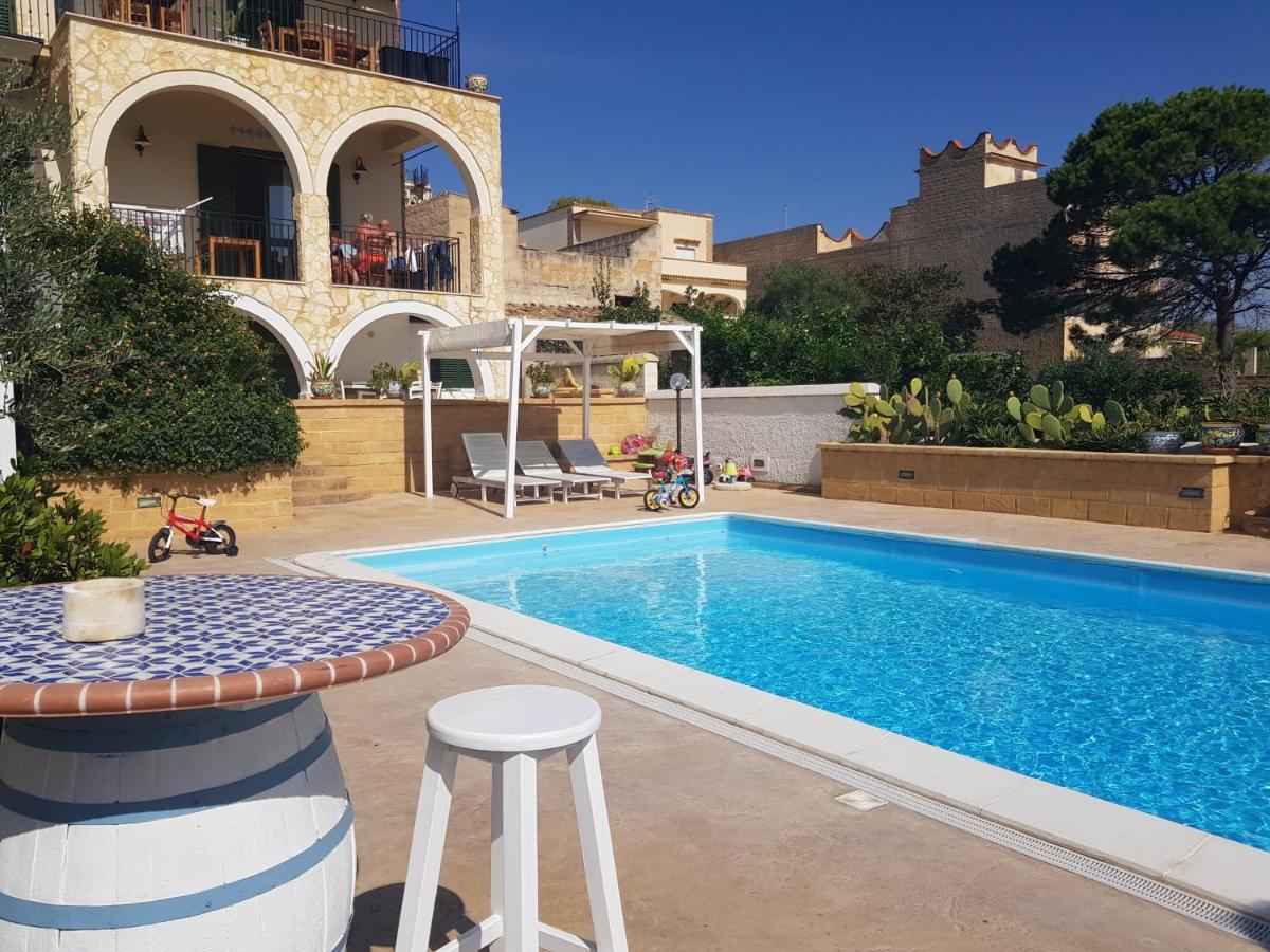 מרינלה דו סלינונטה Villa Ceni - Appartamenti Con Camere, Cucina, Wc E Terrazza Sul Mare In Villa Con Piscina, Giardino E Parcheggio מראה חיצוני תמונה