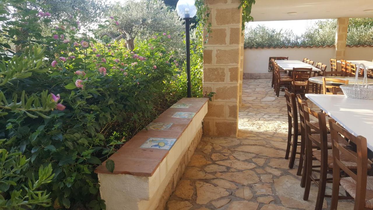 מרינלה דו סלינונטה Villa Ceni - Appartamenti Con Camere, Cucina, Wc E Terrazza Sul Mare In Villa Con Piscina, Giardino E Parcheggio מראה חיצוני תמונה